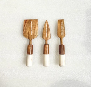 Juegos de queso con mango de madera y resina al por mayor, utensilios con artículos para el hogar y la cocina, productos ecológicos - Product Image 1