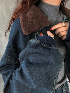 แจ็คเก็ตยีนส์ผู้หญิงทรงครอป ดีไซน์ล่าสุด สีสันตัดกัน คุณภาพสูง ขายดี ราคาถูก สวมใส่สบาย - Product Image 4