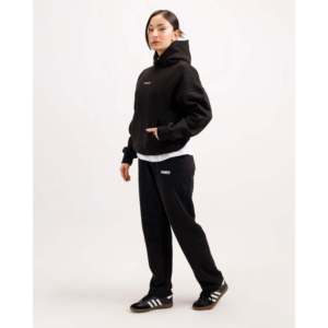 Sweat à capuche essentiel noir 100 % coton avec étiquette personnalisée, en molleton bouclette XL, avec broderie 3D et motif uni imprimé à l'acide - Product Image 2