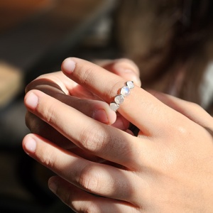 Lunette sertie pierre de lune bague en argent bague en argent pierre de lune bleu feu bague pierre de lune - Product Image 1