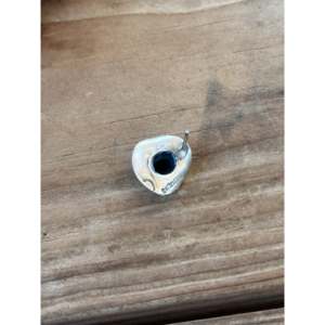 Pendientes de botón de sombrero vaquero hechos a mano en Navajo con turquesa y plata de ley - Product Image 5