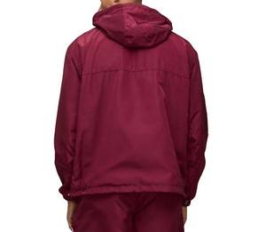 Chaqueta Cortavientos con Capucha y Media Cremallera, Impermeable y Transpirable, Color Borgoña, Personalizable con Logotipo, Venta al Por Mayor, 2026 - Product Image 2