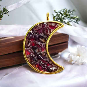 Colgante de Chips de cuarzo de cristal Real, orgonita de luna de acero inoxidable, técnica tallada, joyería de piedras preciosas naturales, colgante de luna creciente - Product Image 2