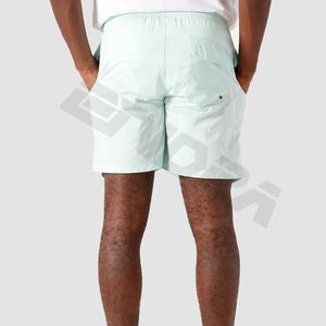 กางเกงยิมขาสั้นแบบคอมเพรสชั่นสำหรับผู้ชาย สวมใส่สบาย สีพื้น ปรับแต่งสีได้ ผลิตจากโพลีเอสเตอร์/คอตตอน แห้งเร็ว เหมาะสำหรับวิ่งและออกกำลังกาย - Product Image 2