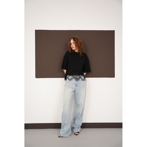 Camiseta al por mayor con cuello redondo y detalles de guipur - [object Object] - Product Image 3
