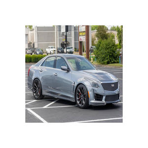 Cadiillac CT5 con características de conducción dinámicas y opciones interiores personalizables. - Product Image 6