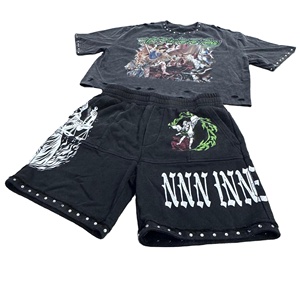 เสื้อยืดโอเวอร์ไซส์ทรงครอปพิมพ์ลายกราฟิกสไตล์วินเทจแบบย้อมสีเอซิดพร้อมงานพิมพ์พัฟสกรีน ดีไซน์สั่งทำพิเศษ สำหรับผู้ชาย ชุดเซ็ตเสื้อยืดและกางเกงขาสั้นทรงบ็อกซี่ผ้าฝ้าย - Product Image 1