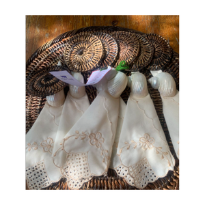 Réglage de la table de réception de mariage: Porte-serviettes en coquillage naturel fait à la main, origine artisanale du Vietnam, données en or 99. - Product Image 2