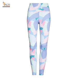 Legging de sublimation fabriqué au Pakistan à prix raisonnable Legging de yoga respirant pour femmes de meilleure qualité - Product Image 1