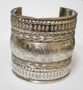 Bracelet large réglable en cuivre plaqué argent de luxe pour femmes, design vintage tribal tressé, fait à la main - Product Image 1