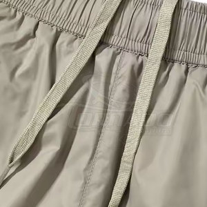 Streetwear Short coupe-vent respirant à séchage rapide Short coupe-vent léger pour homme - Product Image 6