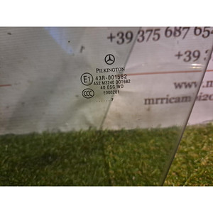 Fenêtres avant gauche inférieures MERCEDES Classe C Berline W204 43R001582 271950 (07>) - Product Image 2