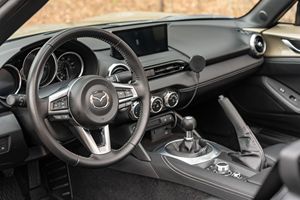 LISTO PARA ENVIAR - USADO, VOLANTE A LA IZQUIERDA |   CONDUCCIÓN DERECHA |   M A Z D A MX-5 2024 |   MIATA GRAND TOURING, Transmisión Manual de 6 Velocidades - Product Image 3