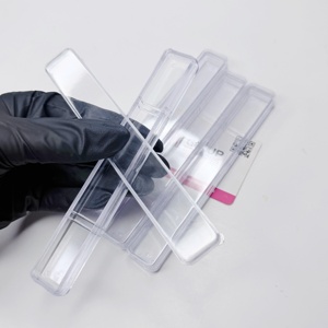 Tubes transparents personnalisés faits à la main, emballage lisse, couleur et logo personnalisés pour instruments de soins personnels, pinces à cils. - Product Image 3