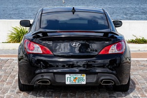 Hyundai Genesis Coupé 3.8 Track d'occasion propre, modèle 2011 - Product Image 6