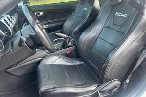 Mustang GT Coupé Premium 2020, faible kilométrage, prêt à la livraison, boîte de vitesses automatique, cuir foncé à gauche, R 18 Van - Product Image 5