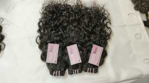 Vendeur indien Jerry Curly Remy Extension de cheveux Higher Top Raw Non Transformés Cheveux Humains Vague d'Eau Vague Profonde Extension Permanente - Product Image 4