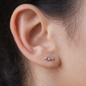 Petites boucles d'oreilles clous en alliage de zinc avec zircon, idéales pour les cadeaux de fête tendance - Product Image 5