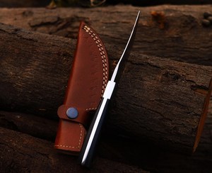 Couteau de chasse à lame fixe Construction en acier au carbone en bois wengé Bord partiellement dentelé Gaine en cuir de conception légère et durable - Product Image 2
