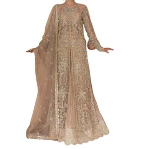 Váy cưới cô dâu xinh đẹp với chân váy dáng chữ A, phần thân áo thêu và lớp vải mềm mại được thiết kế dành cho cô dâu trong lễ kỷ niệm vượt thời gian. - Product Image 4