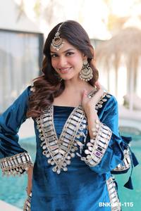 Dernier Kurti Plazo pour femme en velours glacé de créateur avec broderie Zari et travail de miroir véritable, exportateur de mode à prix le plus bas - Product Image 4