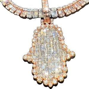 Colgante de mano de lujo con moissanita y circonitas, chapado en oro de dos tonos, estilo hip hop, joyería cristiana, ideal para fotos de primer plano. - Product Image 4