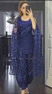 DISEÑADOR GEORGETTE PESADO BORDADO TOP DHOTI CON DUPATTA ROSA CON BLANCO - Product Image 3