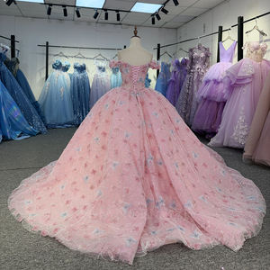 Vestido de Quinceañera para Niñas, Modelo 8501, Color Rosa Princesa, con Lentejuelas, Apliques Bordados, Cola de Capilla, Largo hasta el Suelo, para Fiestas de Quince Años - Product Image 3