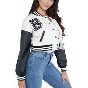 Veste universitaire courte tendance avec patchs de lettres audacieuses, manches contrastées et bordures rayées, offrant un style sportif, décontracté et élégant. - Product Image 5