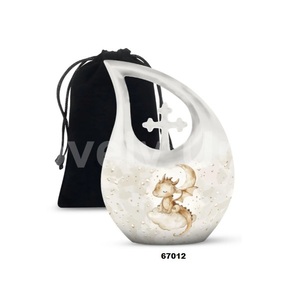 Urne adulte de crémation de libellule de goutte de larme de croix noire pour les cendres humaines avec le sac libre de velours - Product Image 5