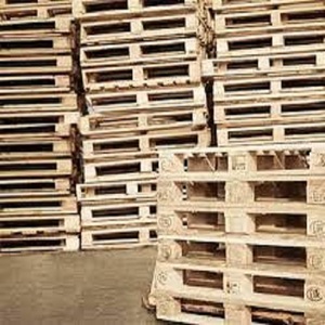Almacenamiento de botellas de agua de palés de madera Epal/logística de estilo de palés de plástico/alta calidad nuevo y usado Epal Austria - Product Image 1