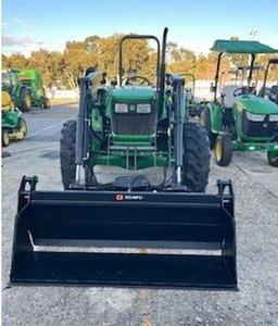 Tractor Utilitario John Deere 5075E 2021, 75HP, Motor Massey, Automático, con Larga Vida Útil, Opciones 4x4 y 2x4 - Product Image 1