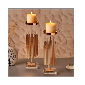 Bougeoir unique en métal fabriqué à la main pour les fêtes de mariage ou les accents de décoration sophistiqués - Product Image 3