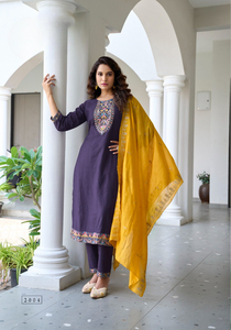 Salwar Kameez Tradicional para Mujer de Dhwaja Export con Dupatta de Seda Chanderi, Trabajo de Codificación Intenso, Material Vichitra - Product Image 6