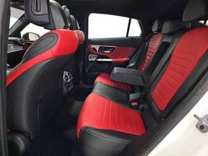 Listo para Enviar: GLC 300 4MATIC Coupé 2025 Seminuevo - Product Image 3