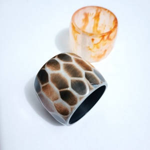 Anillos de Servilleta de Resina Epoxi Verde y Madera, Atractivos Artículos de Mesa para Hoteles, Restaurantes y Fiestas en India - Product Image 2