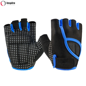 Gants de fitness pour hommes avec support de poignet Nouveau gant d'haltérophilie de haute qualité avec logo personnalisé pour hommes par Inspire Apparel - Product Image 3