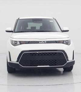 Kia Soul LX Hatchback 2025 BLANCO, Vista Frontal con Rejilla de Panal y Faros LED - Product Image 1