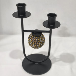 Bougeoir contemporain en métal noir avec hélice et forme de globe pour des espaces de vie élégants - Product Image 1