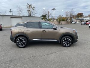 Nissan Kicks SV 2025, transmission automatique, boîte de vitesses automatique, titre propre, sans accident, faible kilométrage, prêt pour l'expédition - Product Image 2