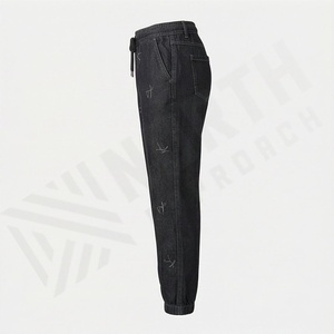 Fournisseur direct d'usine, pantalon de jogging slim fit taille basse pour femmes, pantalon multi-poches imprimé, service OEM, vêtements - Product Image 3
