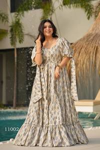 Impresionante y Hermoso Conjunto de Vestido Étnico Tradicional para Mujer, Estampado Digital, Completamente Amplio, con Crepé Pesado Incorporado - Product Image 4