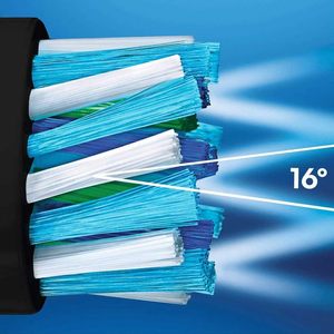 Têtes de brosse à dents électriques Oral-B Pro Cross Action, poils en forme de X et angulaires pour une élimination plus profonde de la plaque dentaire, lot de 8 têtes de brosse à dents - Product Image 2