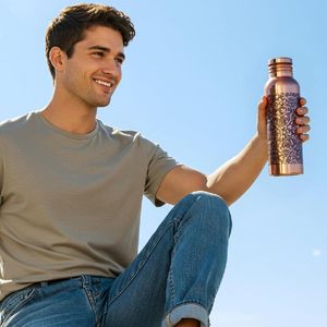 Diseño personalizado y estilo botella de cobre metálico precio bajo antiguo elegante hecho a mano indio superventas botella martillada de cobre - Product Image 1