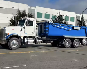 Best!! long distance Industrial Grade <b>Diesel</b> Freight Vehicle with Sleeper Cabin for Highway Use vehicle <b>container</b> - Product Image 2