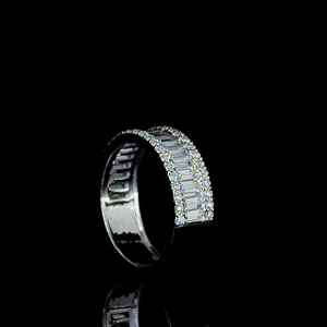 Esmeralda y corte redondo Moissanite boda media eternidad boda único apilamiento banda anillo regalo de aniversario - Product Image 3