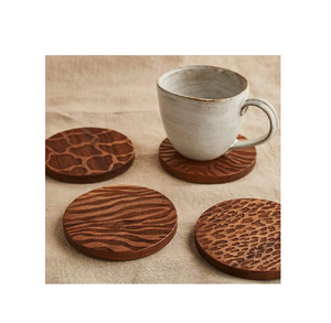 Dessous de verre en bois d'acacia peau d'animal imprimé sous-verre rond écologique fait à la main artisanat sous-verre en bois massif - Product Image 1