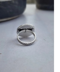 Bague en argent martelé faite à la main 925 bague en argent Sterling bague audacieuse ronde minimaliste bijoux cadeau pour elle - Product Image 4