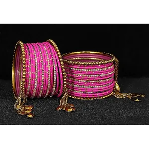 Ensemble de bracelets Latkan en métal de base de fabrication indienne Zari à pois et arc-en-ciel Zircon
