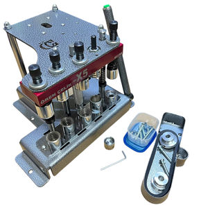 Machine de remplissage de cartouches sans moteur pour cartouches de chasse calibre 16, avec ligne de recharge en acier, grossissement 6X et 5 emplacements - Product Image 1